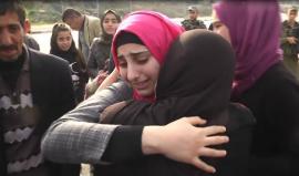 #شاهد لحظات مؤثرة من إفراج قوات الاحتلال عن الأسيرة أمل جمال محمد قبها (17 عاما) من سجون الاحتلال بعد اعتقال استمر عام ونصف، وهي من قرية أم الريحان، قضاء مدينة جنين