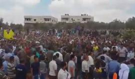 #شاهد .. من تشييع جثمان الشهيد نعيم الشوامرة " 46 عاما" في مدينة دورا جنوب الخليل واللذي ارتقى بالأمس بعد صراع مع مرض ضمور العضلات نتيجة الاهمال الطبي في سجون الاحتلال . 

تصوير أحمد شاهين