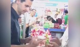 فيديو متداول لـ بشار الأسد يتجول في أحد معارض دمشق