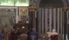 #شاهد | رفع آذان العصر في المسجد الأقصى المبارك قبل قليل، بعد إغلاقه ومنع قوات الاحتلال الصلاة فيه منذ صباح الجمعة الماضية.