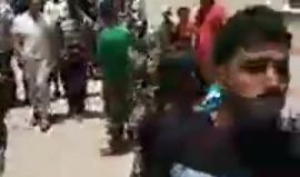 #فيديو مراسم تشييع جثماني الشهيدين عبد الحليم الناقة 28 عاما وحسين العمور 25 عاما سكان خانيونس اللذان ارتقيا في قصف صهيوني

تصوير: باسل السقا