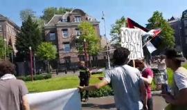 #مباشر مظاهرة حاشدة من أمام السفارة الامريكية في مدينة امستردام - هولندا