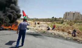 #شاهد اندلاع مواجهات بين الشبان وقوات الاحتلال على المدخل الشمالي لمدينة البيرة، بالقرب من مستوطنة "بيت إيل" .