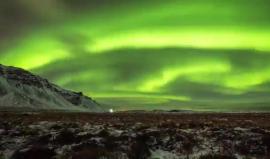 فيديو بتقنية تايم لابس يرصد ظاهرة "الشفق القطبي" في سماء "أيسلندا" حيث ينفرد بهذه الظاهرة قطبا الكرة الأرضية الشمالي والجنوبي

الفيديو: Tom Park