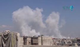 قوات النظام السوري تقصف أحياء القابون و تشرين بصواريخ الفيل في دمشق. 

تصوير: فادي صيرفي