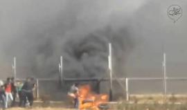 #شاهد عندما تتكلم غزة تكون وجها لوجه .. 
المتظاهرون على السياج الفاصل شرق القطاع تحت وابل من رصاص الاحتلال.
#مسيرة_العودة_الكبرى 
تصوير أحمد خله