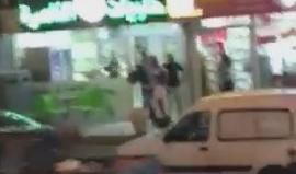 #شاهد | قوات خاصة صهيونية تختطف 4 شبان بعد خروجهم من خيمة عزاء شهداء عائلة جبارين في أم الفحم المحتلة، منفذي عملية القدس المحتلة.