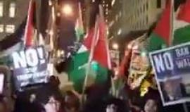 جانب من الإحتجاجات التي انطلقت ليل أمس في نيويورك تنديدا بلقاء ترامب ونتنياهو