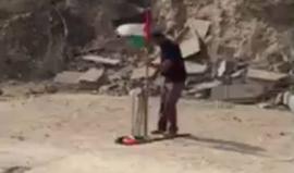 #شاهد منزل الأسير محمد ابرويش الذي فجره الاحتلال في منطقة غنيم بمدينة دورا بالخليل فجر اليوم

ويتهم الاحتلال ابرويش بمساعدة الشهيد محمد الفقيه في تنفيذ عملية قتل حاخام