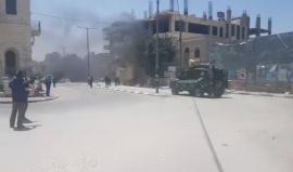 مواجهات بين الشبان وقوات الاحتلال التي قمعت مسيرة تضامن مع الاسرى في الذكرى الـ 69 للنكبة على المدخل الشمالي لمدينة بيت لحم.