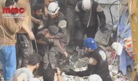 مشاهد مؤلمة من المجزرة التي أرتكبها الطيران الحربي وسط الأحياء السكنية في بلدة #كفر_نبل بريف #إدلب