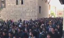 ‏"بالدم بالروح.. القدس مش هتروح".. انتفاضة طلاب الجامعة الأمريكية بالقاهرة رفضا لقرار ترمب
#القدس_عاصمه_فلسطين