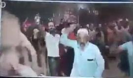 #شاهد لحظة تعرض الأتراك لنيران ثقيلة أطلقتها طائرة تابعة للانقلابين خلال محاولتهم الفاشلة للسيطرة على البلاد