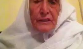 مسنة فلسطينية تفضح مشاركة عباس في جنازة "بيريز" .. شاهد ماذا قالت ؟!