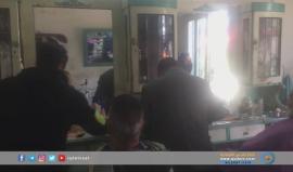 يعمل بمهنة الحلاقة منذ ٦٠ عام، تعرف على أقدم حلاق بغزة