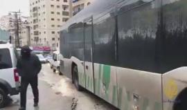 وسط الأمطار والبرد .. 

#شاهد معاناة الفلسطينيين على حاجز شعفاط شرق القدس المحتلة بسبب إجراءات الاحتلال