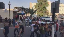 #فيديو نقل الشهيد محمد خلف لافي الى بلدته ابو ديس بالقدس استعدادا لتشييعه