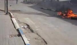 اندلاع مواجهات بين الشبان الفلسطينين وقوات الاحتلال بمنطقة الزاوية بالخليل
