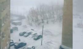 تساقط الثلوج في مدينة إيجيفسك الروسية