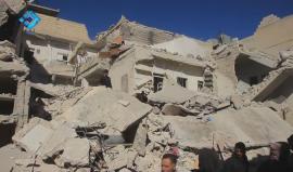 #شاهد ..انتشال الشهداء والجرحى من تحت الانقاض نتيجة القصف الجوي على حي طريق الباب في #حلب والذي أدى إلى ارتقاء 5 شهداء وعشرات الجرحى . 

وكالة ثقة