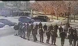 #شاهد لحظة تنفيذ العملية في جبل المكبر بالقدس 
هروب جنود الاحتلال وترك زملائهم لحظة تنفيذ عملية الدهس بالقدس المحتلة والتي أسفرت عن مصرع 4 جنود وإصابة 15 آخرين بينهم 8 بحالة الخطر .