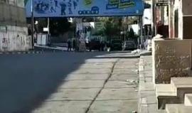 إصابات في مواجهات مع قوات الاحتلال، في شارع المدارس ومحيط جامعة القدس ببلدة أبو ديس جنوب شرق القدس المحتلة.
