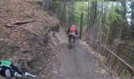 #شاهد متسابق دراجات يصور صديقه في موقف مرعب بـ سلوفاكيا