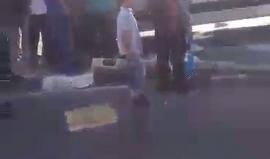 خلل في عمل إشارة المرور يتسبب بحادث طرق بين سيارتين فلسطينيتين في بيت حنينا بالقرب من جامع شومان