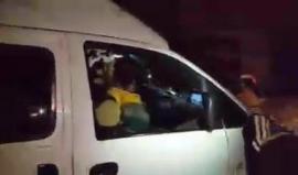 اللحظات الأولى عقب قصف جوي روسي على مدينة سراقب شرقي إدلب السورية أدى لاستشهاد طفلتين وإمرأتين