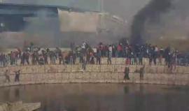 #شاهد كيف اقتحم مئات المتظاهرين الحدود الشرقية لمدينة غزة

تصوير: إيهاب عدس 

#جمعة_الكوشوك