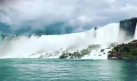 شلالات "نياجرا" تتميز بسرعة حركة مياهها وتعتبر من أجمل وأشهر المعالم الطبيعية في العالم، تقع على الحد الفاصل بين ولاية نيويورك الأميركية ومقاطعة أونتاريو الكندية

 الفيديو: TravellersoftheBluePlanet