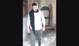 #شاهد
 "أنتم سلام المجد ... أنتم روح ثورتنا" .. مشاهد خاصة للأسير المضرب عن الطعام محمود البلبول قبل اعتقاله.