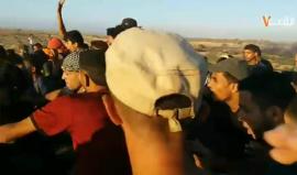 #شاهد لحظة نقل طفل " 14 عاما"  استشهد جراء اصابته برصاصة بالرأس شرق رفح جنوب قطاع غزة.