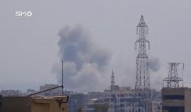 #شاهد | إحدى الغارات الجوية التي شنها الطيران الحربي على مدينة عربين بالغوطة الشرقية في #سوريا