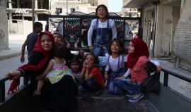 #حلب الجريحة تنزف دماً في يوم العيد .! 
طائرات الأسد سرقت من أطفالها بسمتهم وفرحتهم ليغرقوا بدمهم وببكائهم على حلّ بهم من قصف وتدمير في ثاني أيام العيد ! 
(مركز حلب الإعلامي)