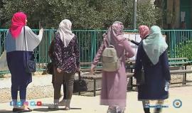 #شاهد | عشرات الآلاف يلتحقون بامتحان التوظيف لوزارة التربية والتعليم للتنافس على عدد محدود من الوظائف.

تقرير: إبراهيم الرنتيسي