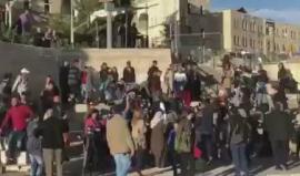 #شاهد لحظة قمع قوات الاحتلال للمتواجدين في باب العامود بالقدس المحتلة قبل قليل . 
#القدس_عاصمة_فلسطين