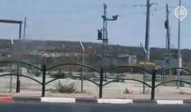 قوات الاحتلال تعتقلا شابا فلسطينيا على حاجز زعترة جنوب نابلس قبل قليل .