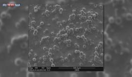 تقنية بريطانية لزراعة المباني

يعمل فريق من الباحثين البريطانيين، في جامعتي نيوكاسل ونورثمبريا، على تطوير تقنية حيوية، من شأنها تغيير أسس البناء التقليدية، بشكل جذري. ويعمل الفريق على هندسة خلايا فردية في البكتريا، لتتفاعل مع تغيرات البيئة.