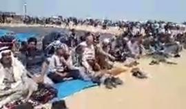 #مباشر استمرار توافد العشرات إلى الحدود الشرقية لمدينة خانيونس 
#مسيرة_العودة_الكبرى