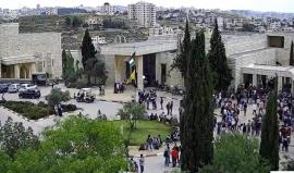 #مباشر تواصل عملية الاقتراع في انتخابات جامعة بيرزيت برام الله بتنافس بين 4 كتل طلابية وهي: كتلة الوفاء الإسلامية الجناح الطلابي لحركة حماس، وكتلة الشهيد ياسر عرفات الجناح الطلابي لحركة فتح، وكتلة القطب الطلابي للجبهة الشعبية لتحرير فلسطين، وكتلة الوحدة ا