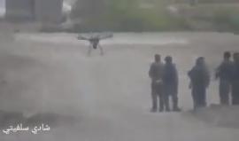 #شاهد طائرة تابعة للاحتلال تلقي قنابل غاز على المتظاهرين شرق غزة