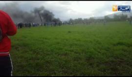 فيديو لحطام الطائرة العسكرية التي سقطت اليوم  في مطار بوفاريك بالجزائر وأدت الى مقتل 257  شخصا