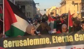 #شاهد #مباشر مظاهرة في مدينة ميلانو الإيطالية رفضا لقرار ترامب إعلان القدس عاصمة للكيان الإسرائيلي. #القدس_عاصمة_فلسطين