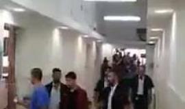 #شاهد من محاكمة الطفل الأسير أحمد مناصرة ١٤ عاماً والذي حكمت عليه المحكمة الاسرائيلية بالسجن لمدة ١٢ عاماً.