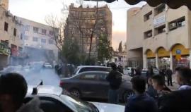 #شاهد ماذا فعل جنود الاحتلال عند رؤيتهم العلم الفلسطيني خلال وقفة في شارع صلاح الدين بالقدس المحتلة.