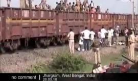 #شاهد مقتل 60 وإصابة العشرات في انحراف قطار عن سكته شمال الهند