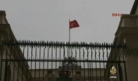 إسقاط علم هولندا من على سفارتها في إسطنبول ورفع العلم التركي