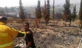 فرق إطفاء إسرائيلية تعمل على إخماد الحرائق المشتعلة في حقول الاحتلال بغلاف غزة بفعل البالونات الحارقة