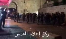 #شاهد
لحظة قمع الاحتلال للمصلين في باب الأسباط بالقدس المحتلة وإصابة العشرات من بينهم الشيخ عكرمة صبري